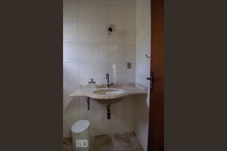 Casa à venda com 380m², 5 quartos e 5 vagas Casa à venda com 380m², 5 quartos e 5 vagasBanheiro do Sala de Jogos