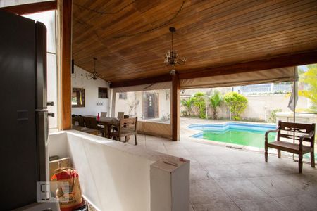 Casa à venda com 380m², 5 quartos e 5 vagas Casa à venda com 380m², 5 quartos e 5 vagasChurrasqueira