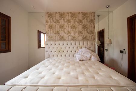 Casa à venda com 380m², 5 quartos e 5 vagas Casa à venda com 380m², 5 quartos e 5 vagassuíte 2