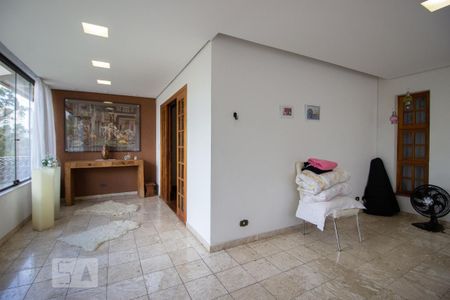 Casa à venda com 380m², 5 quartos e 5 vagas Casa à venda com 380m², 5 quartos e 5 vagasárea da casa