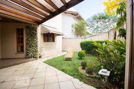 Quintal de casa à venda com 5 quartos, 380m² em Parque dos Príncipes, São Paulo