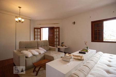 Casa à venda com 380m², 5 quartos e 5 vagas Casa à venda com 380m², 5 quartos e 5 vagassuíte 2