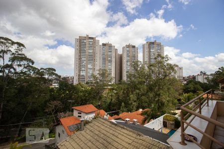 Casa à venda com 380m², 5 quartos e 5 vagas Casa à venda com 380m², 5 quartos e 5 vagasVista