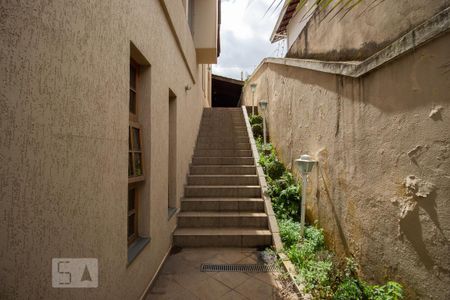 Casa à venda com 380m², 5 quartos e 5 vagas Casa à venda com 380m², 5 quartos e 5 vagasCorredor