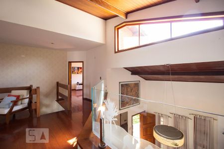 Casa à venda com 380m², 5 quartos e 5 vagas Casa à venda com 380m², 5 quartos e 5 vagasHall dos Quartos