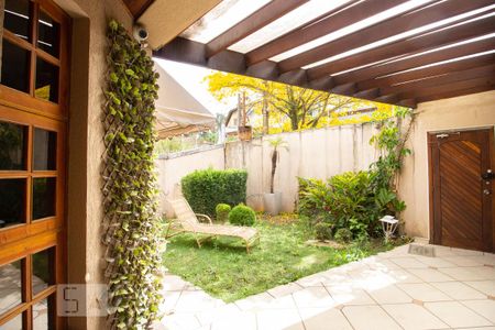 Quintal de casa à venda com 5 quartos, 380m² em Parque dos Príncipes, São Paulo