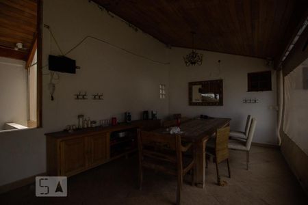 Casa à venda com 380m², 5 quartos e 5 vagas Casa à venda com 380m², 5 quartos e 5 vagasChurrasqueira