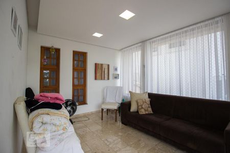 Casa à venda com 380m², 5 quartos e 5 vagas Casa à venda com 380m², 5 quartos e 5 vagasárea da casa