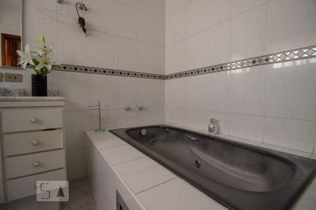 Casa à venda com 380m², 5 quartos e 5 vagas Casa à venda com 380m², 5 quartos e 5 vagassuíte 4