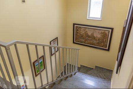 Casa à venda com 276m², 3 quartos e 3 vagasEscada