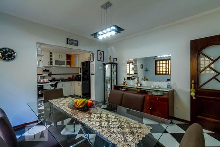 Casa à venda com 276m², 3 quartos e 2 vagasSala de jantar