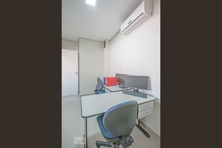 Casa à venda com 210m², 3 quartos e 2 vagasEscritório 2