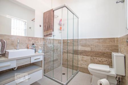 Casa à venda com 210m², 3 quartos e 2 vagasBanheiro