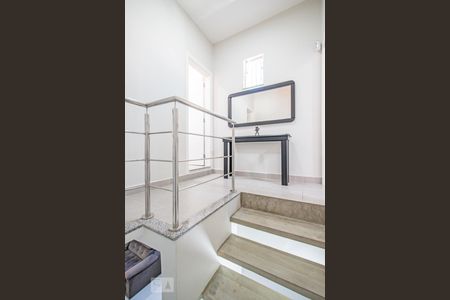 Casa à venda com 210m², 3 quartos e 2 vagasHall dos Quartos e Banheiro