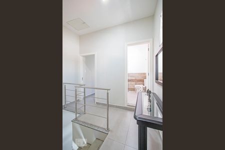 Casa à venda com 210m², 3 quartos e 2 vagasHall dos Quartos e Banheiro