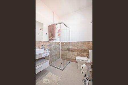 Casa à venda com 210m², 3 quartos e 2 vagasBanheiro