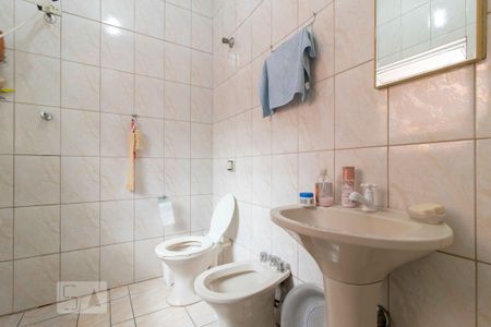 Casa à venda com 120m², 2 quartos e sem vaga Casa à venda com 120m², 2 quartos e sem vagaBanheiro