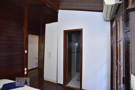 Casa de condomínio para alugar com 250m², 3 quartos e 1 vagaSuíte