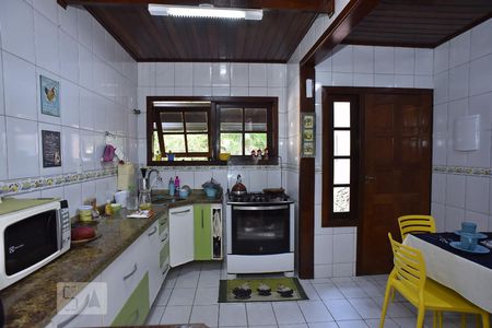 Casa de condomínio à venda com 250m², 3 quartos e 1 vagaCozinha