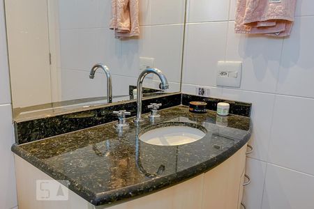 Apartamento à venda com 105m², 3 quartos e 3 vagasDetalhe Banheiro da Suite
