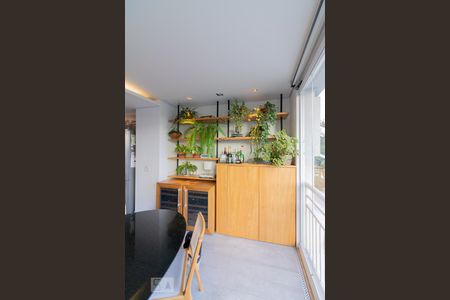 Apartamento para alugar com 112m², 2 quartos e 2 vagasSala