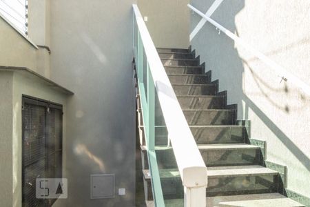 Apartamento para alugar com 40m², 2 quartos e 1 vaga Apartamento para alugar com 40m², 2 quartos e 1 vagaEscada