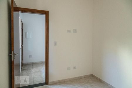 Quarto 1 de apartamento para alugar com 2 quartos, 40m² em Jardim Arize, São Paulo