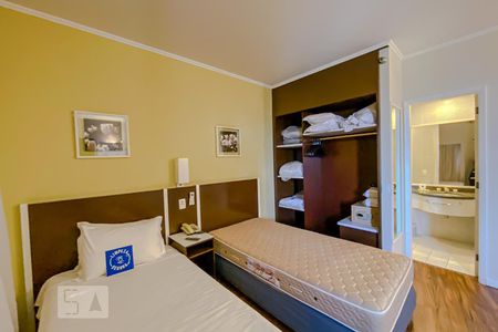 Quarto e Sala de apartamento à venda com 1 quarto, 36m² em Vila Regente Feijó, São Paulo