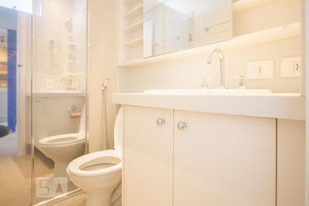 Apartamento para alugar com 70m², 2 quartos e 2 vagasBanheiro
