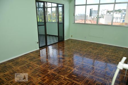 Sala de apartamento à venda com 4 quartos, 136m² em Jardim Guanabara, Rio de Janeiro