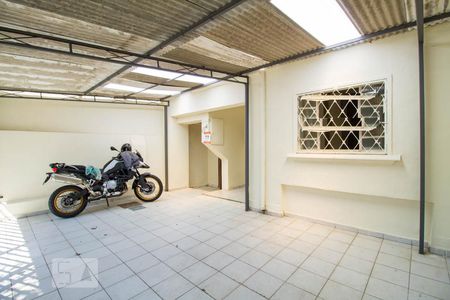 Casa à venda com 140m², 3 quartos e 2 vagasGaragem 