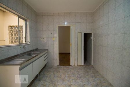 Casa à venda com 140m², 3 quartos e 2 vagasCozinha 