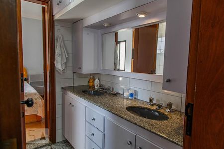 Apartamento à venda com 125m², 3 quartos e 3 vagasBanheiro