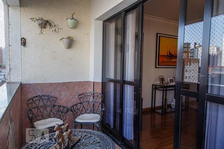 Apartamento à venda com 125m², 3 quartos e 3 vagasVaranda