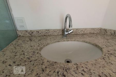 Apartamento para alugar com 60m², 2 quartos e sem vagaBanheiro - Torneira