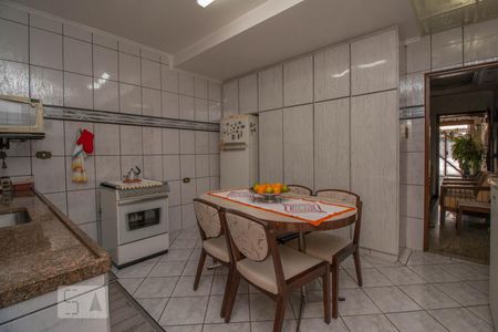 Casa à venda com 115m², 2 quartos e 2 vagasCozinha