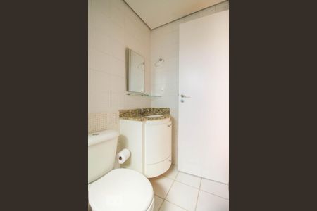 Apartamento à venda com 66m², 2 quartos e 2 vagasBanheiro da Suíte