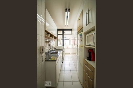 Apartamento à venda com 66m², 2 quartos e 2 vagasCozinha 