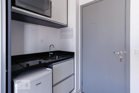 Cozinha de kitnet/studio para alugar com 1 quarto, 33m² em Bom Retiro, São Paulo