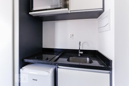 Cozinha de kitnet/studio para alugar com 1 quarto, 33m² em Bom Retiro, São Paulo