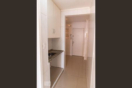Cozinha de apartamento para alugar com 1 quarto, 30m² em Aclimação, São Paulo