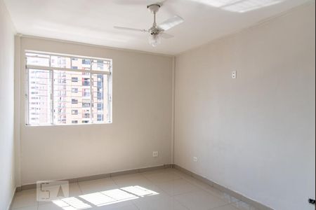 Sala/quarto de apartamento para alugar com 1 quarto, 30m² em Aclimação, São Paulo