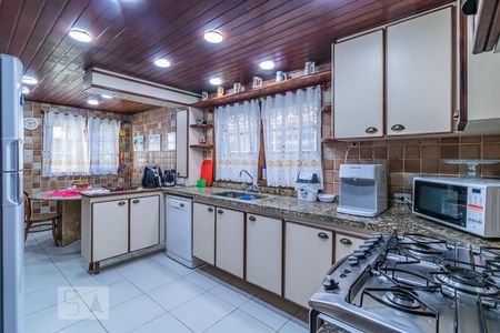 Casa de condomínio à venda com 350m², 4 quartos e 2 vagasCozinha