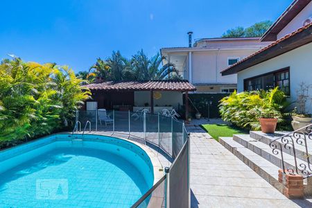 Casa de condomínio à venda com 350m², 4 quartos e 2 vagasQuintal