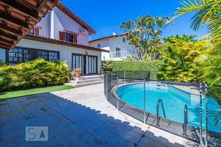 Casa de condomínio à venda com 350m², 4 quartos e 2 vagasQuintal