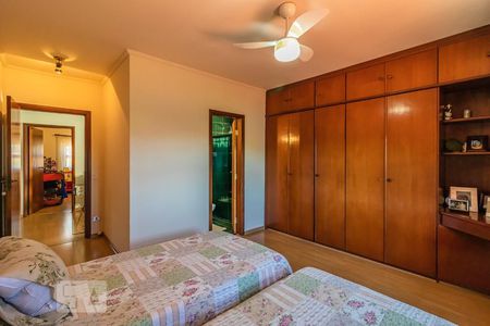 Casa de condomínio à venda com 350m², 4 quartos e 2 vagasSuíte 1