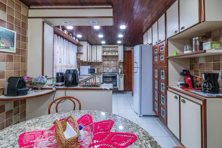 Casa de condomínio à venda com 350m², 4 quartos e 2 vagasCozinha