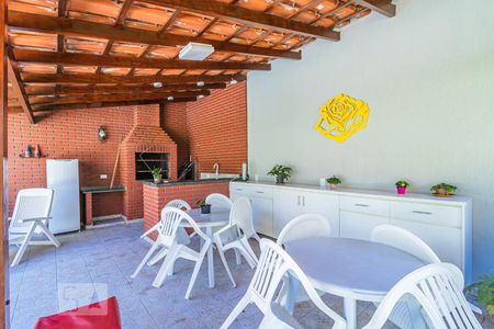 Casa de condomínio à venda com 350m², 4 quartos e 2 vagasQuintal