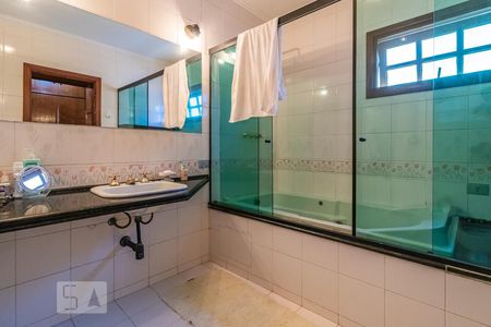 Casa de condomínio à venda com 350m², 4 quartos e 2 vagasBanheiro da Suíte 2