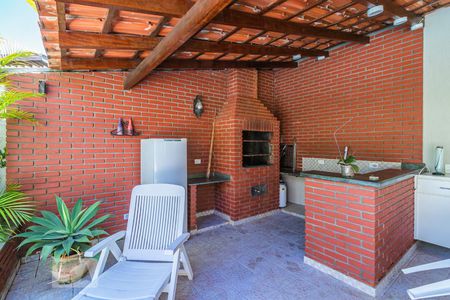 Casa de condomínio à venda com 350m², 4 quartos e 2 vagasQuintal